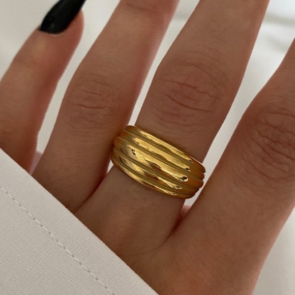 Jewelry - Multi layered lines ring